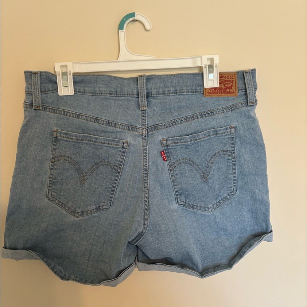 Levi's denim shorts mid length size 31